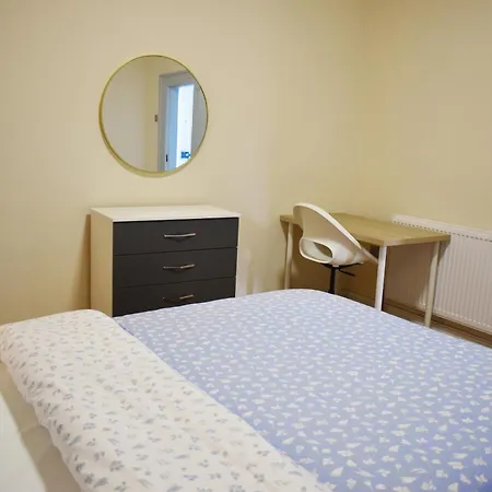 Centre Bedroom, Parking, Wifi, Kitchen, Living Pensión