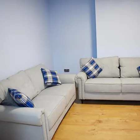 Centre Bedroom, Parking, Wifi, Kitchen, Living Birmingam